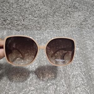 Vince Camuto Brown Gradient Sunglasses with Square Frame